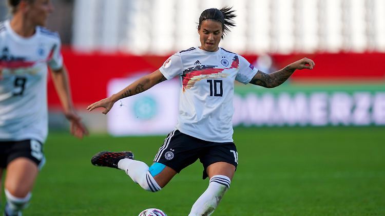 Dzsenifer Marozsan feierte im Spiel in Montenegro ihren 100. Einsatz für die DFB-Elf.