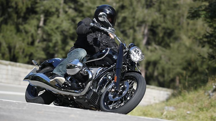 Die 342 Kilogramm der BMW R 18 lassen sich erstaunlich leicht und kontrolliert bewegen.