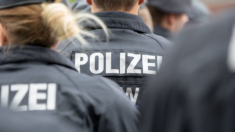 Bislang wurden 30 Beamte vorläufig suspendiert.