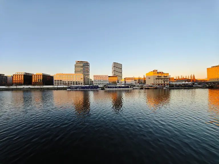 MVIMG-20250318-180049