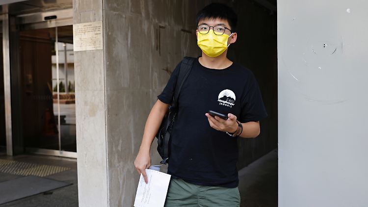 Joshua Wong und viele andere Hongkonger begehren gegen das sogenannte Sicherheitsgesetz auf.