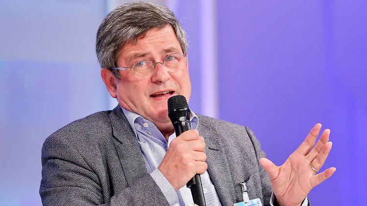 "Beleidigende und verletzende Äußerungen" auf seinem Portal: Roland Tichy hat den Vorsitz der Ludwig-Erhard-Stiftung niedergelegt.