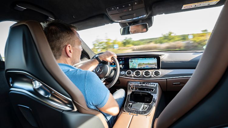 Das feine Handling zeichnet die gelifteten 63er und 53er-AMG-Modelle einmal mehr aus.