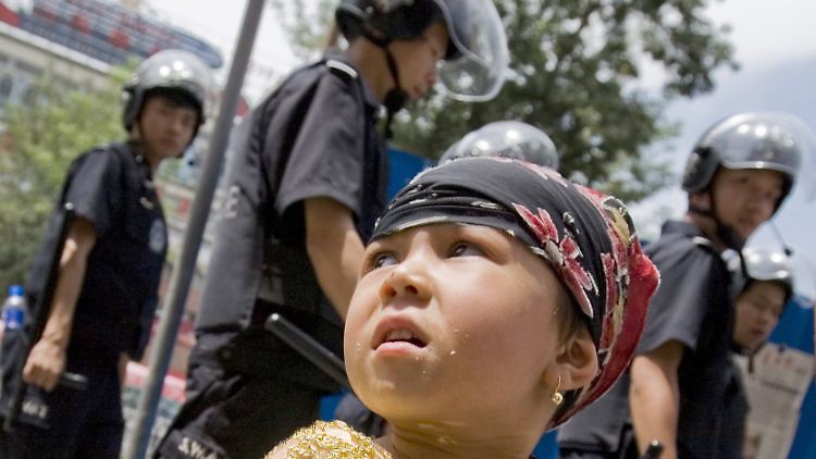 Kritiker werfen der chinesischen Regierung vor, mit teils brutalen Mitteln gegen die ethnische Minderheit vorzugehen.