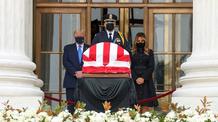 Melania und Donald Trump erwiesen Ruth Bader Ginsburg die letzte Ehre.