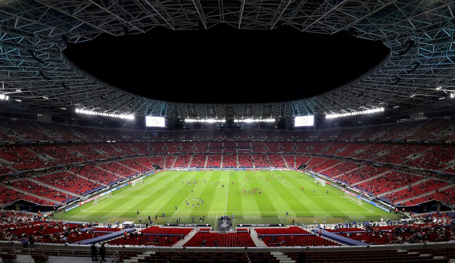 Der europäische Supercup zwischen Champions-League-Sieger FC Bayern und Europa-League-Champion bietet ein seltenes Bild, ...