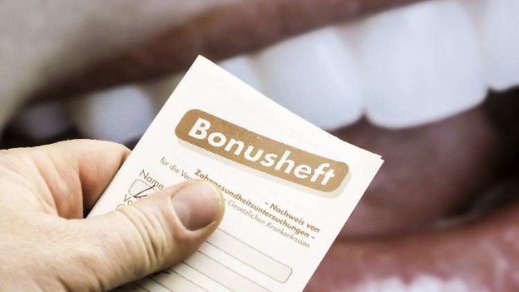 Allgemein gilt: Fehlt ein Eintrag im Bonusheft, weil Patienten ohne besonderen Grund nicht bei der Untersuchung waren, gilt die Bonusregelung nicht mehr. 