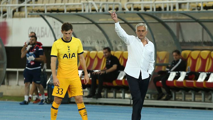 José Mourinho musste mit Tottenham nach Skopje. 