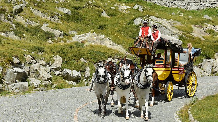 Historische Reisepost über den Gothardpass Tremola nach Airolo.