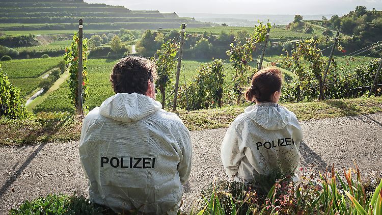 Die Kommissare Friedemann Berg (Hans-Jochen Wagner) und Franziska Tobler (Eva Löbau) greifen zu (noch) unerlaubten Mitteln.