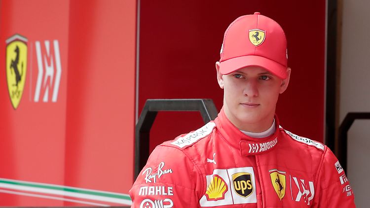 Mick Schumacher strebt in die Formel 1 - und möchte dort Lewis Hamilton herausfordern.