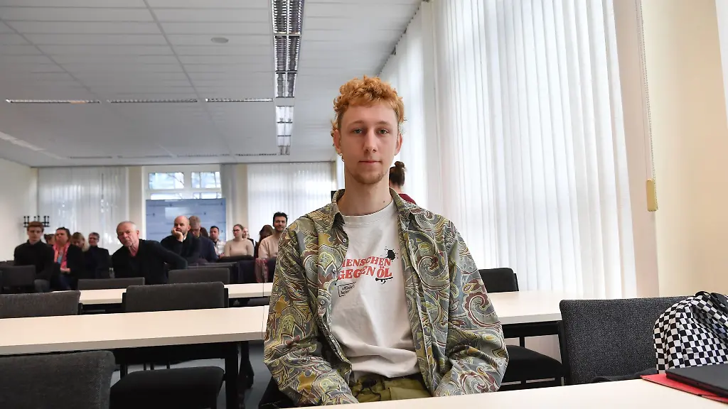 Bei-einer-Sitzblockade-der-Klimagruppe-Letzte-Generation-hatte-die-Polizei-den-Schmerzgriff-gegen-Lars-Ritter-angewendet