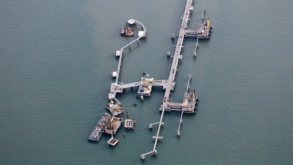 csm-imago0195443427h-LNG-Wilhelmshaven-c-blickwinkel-Luftbild-Bertram-597f184594-1