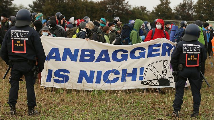 Mehrere tausend Menschen nahmen an den Anti-Braunkohle-Protesten am Wochenende teil.