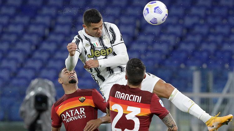 Ronaldo köpft zum zweiten Tor.
