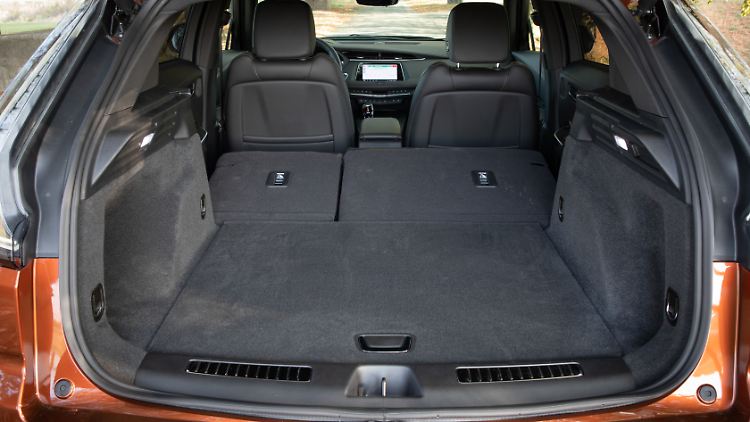 Der Kofferraum des Cadillac XT4 liegt mit 630 Litern über dem Durchschnitt der Mitbewerber.