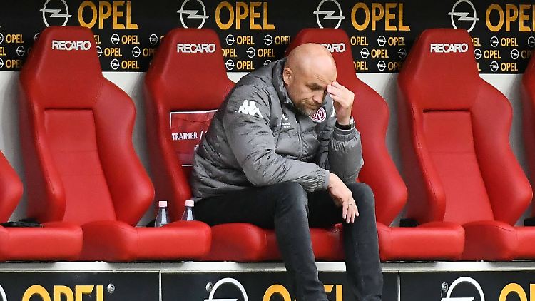 Der Mainzer Sportvorstand Rouven Schröder hat eine schlimme Woche hinter sich - und viel Arbeit vor der Brust.