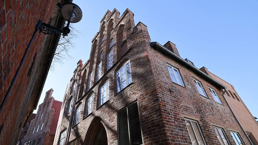 Das-Figurentheater-vereint-eine-Sammlung-von-historischen-Theaterfiguren-aus-aller-Welt