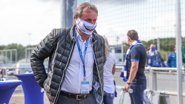 Kehrt Peter Neururer als Schalke-Coach noch einmal in die Bundesliga zurück?