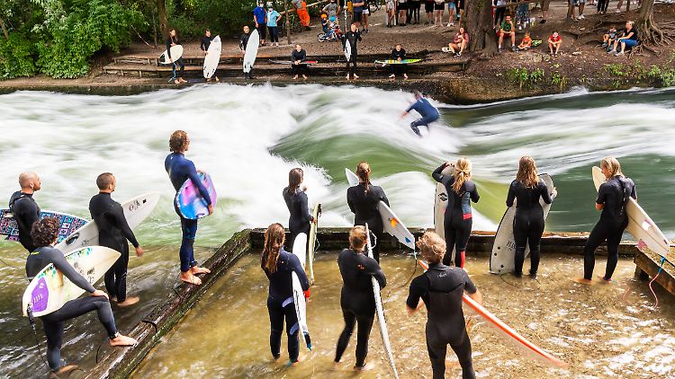 Die Eisbachwelle kennen die meisten.