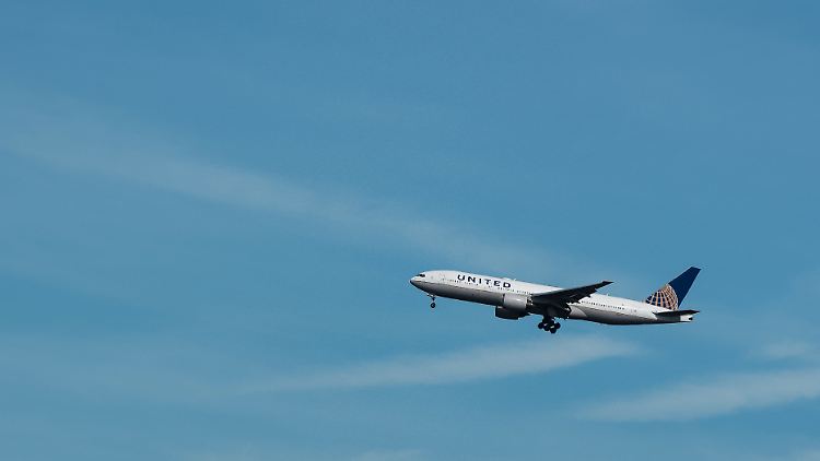 Flieger von United Airlines: Die Fluggesellschaft kündigte im September rund 16.000 Entlassungen ab Oktober an.