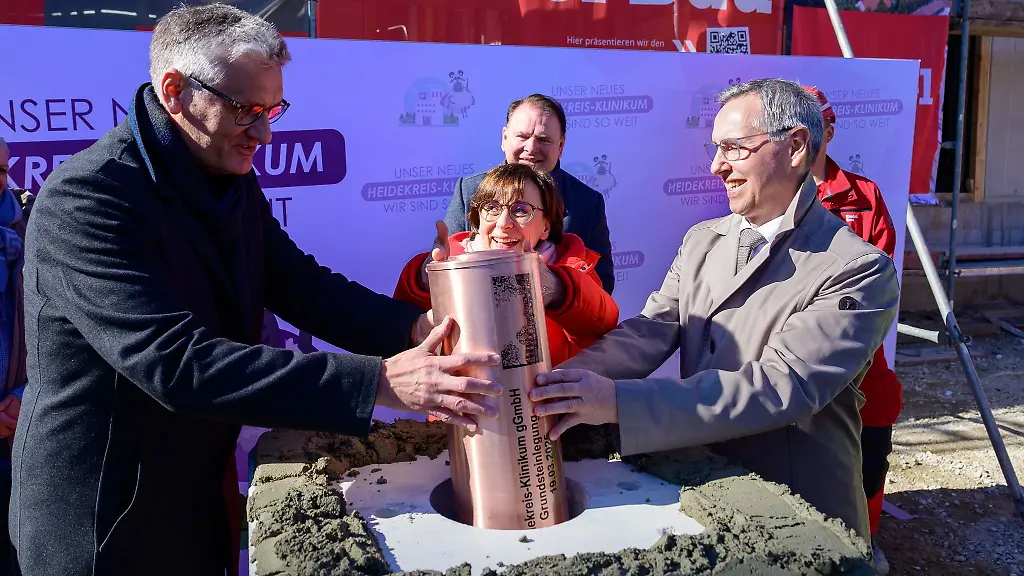 Im-Heidekreis-wird-der-Grundstein-fuer-eine-Zentralklinik-gelegt-Die-Kliniken-in-Soltau-und-Walsrode-werden-zentralisiert