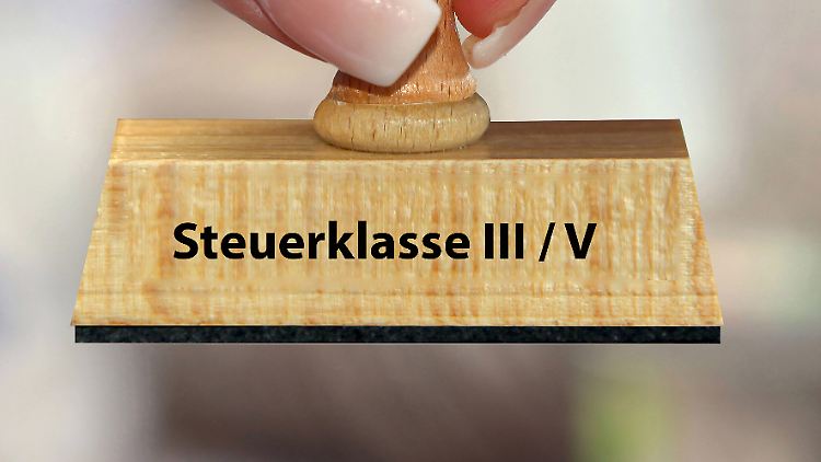Ein geschlechtergerechtes Steuersystem braucht eine Neugestaltung der Steuerklassen 3 und 5, heißt es. 