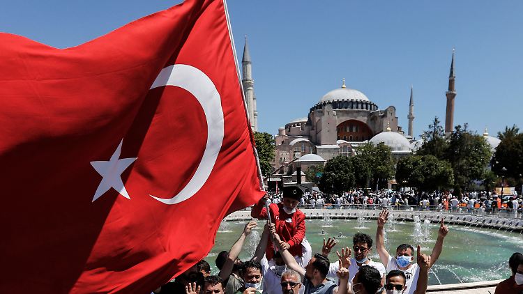 Die türkischen Print- und TV-Medien sieht das Auswärtige Amt als "nahezu vollständig gleichgeschaltet".