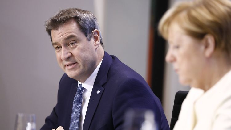 Markus Söder bedauert sein Verhalten gegenüber der Kanzlerin im Asylstreit 2018.