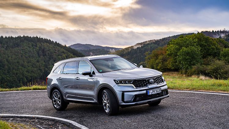 Der neue Kia Sorento fährt zuerst mit einem recht durstigen 2,2-Liter-Diesel zu den deutschen Händlern.