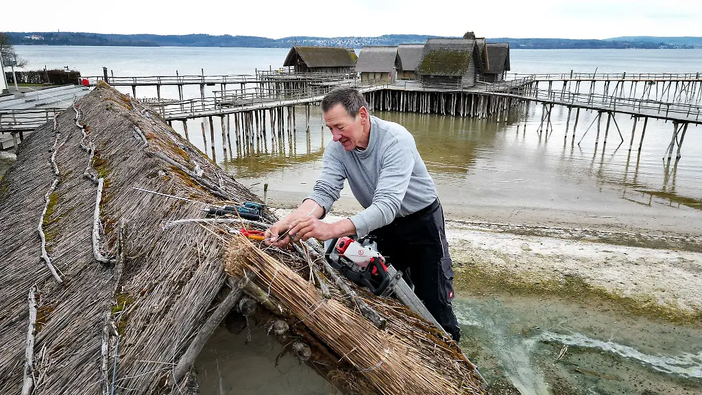 Die-Daecher-sollen-nach-und-nach-ausgebessert-werden