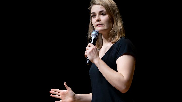Hazel Brugger ist eine der erfolgreichsten Frauen im Stand-up-Comedy-Business.
