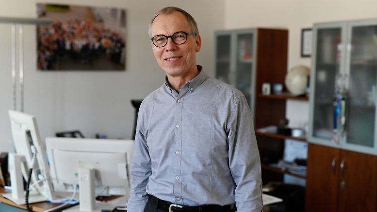 Der Leiter des Gesundheitsamtes Frankfurt am Main, Prof. René Gottschalk.