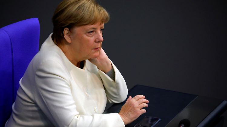 Kanzlerin Angela Merkel fühlt sich durch die Corona-Einschränkungen an ihre Kindheit erinnert.