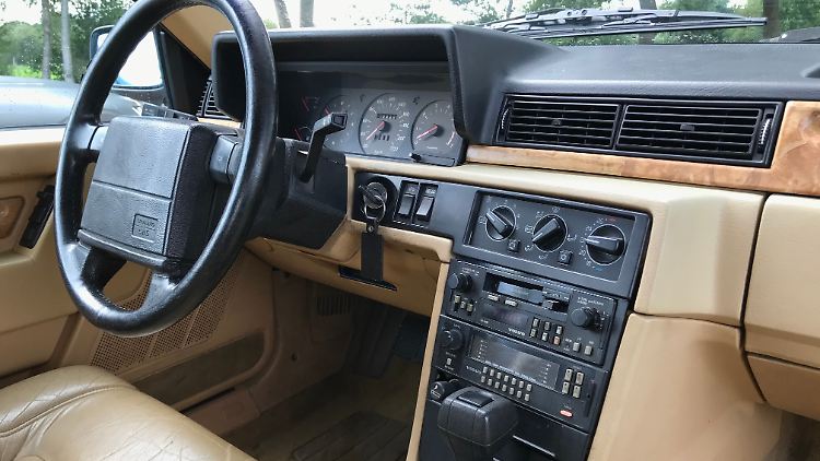 Mit dicken Lederpolstern war der Volvo 780 (Bertone) seinerzeit ein Luxusauto.