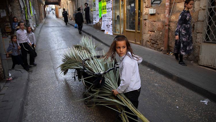 In den ultraorthodoxen Gemeinschaften laufen die Vorbereitungen auf das Sukkot-Fest. Dann könnte es eine neue Ansteckungswelle geben.