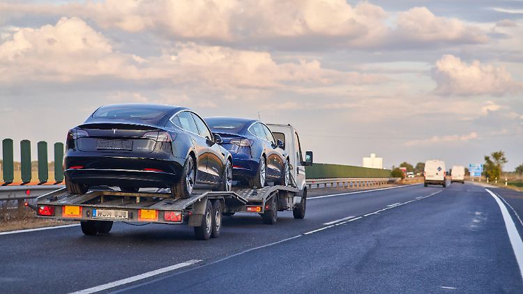 Mehr Autos als erwartet übergab Tesla im Sommer an die Kunden.