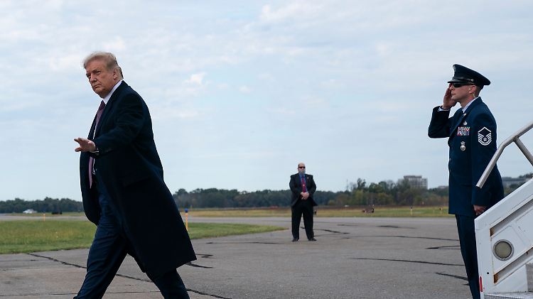 Trump bei seiner Ankunft in Bedford in New Jersey - da wusste er bereits von der Corona-Infektion von Hope Hicks.