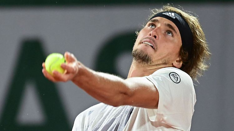 Zverev brauchte 107 Minuten - dann war der Einzug in Achtelfinale in Paris perfekt.