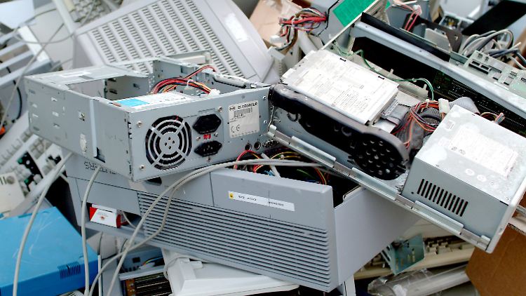 Schrott oder Wertstoff? Wer nicht sammelt, kann auch nicht recyceln.