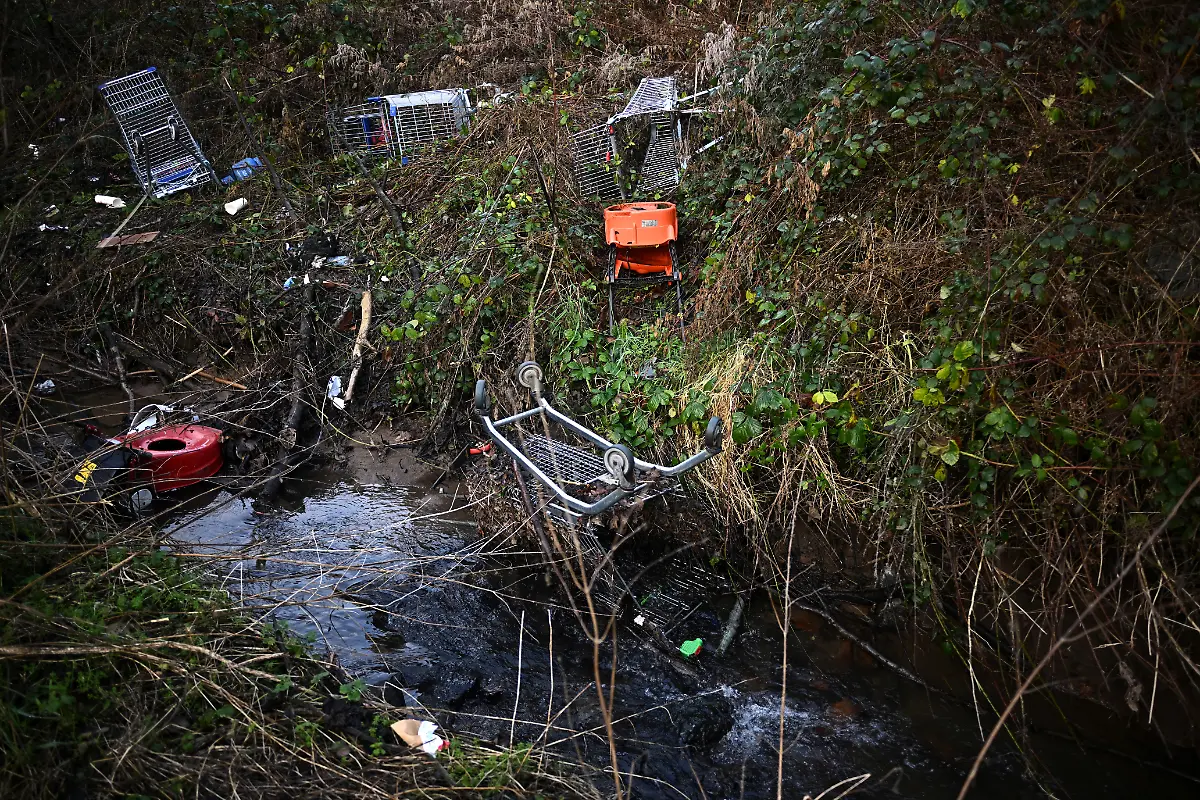 2025-03-14T081740Z-594736634-RC2KFCAAX7T4-RTRMADP-3-BRITAIN-WATER-SEWAGE