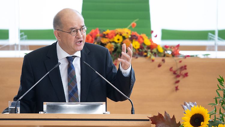 Arnold Vaatz sprach im sächsischen Landtag in Dresden.