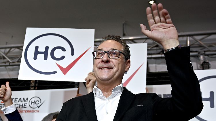 Die Falco Privatstiftung teilte mit, sie habe rechtliche Schritte wegen des Lieds gegen die Partei "Team HC Strache" eingeleitet.
