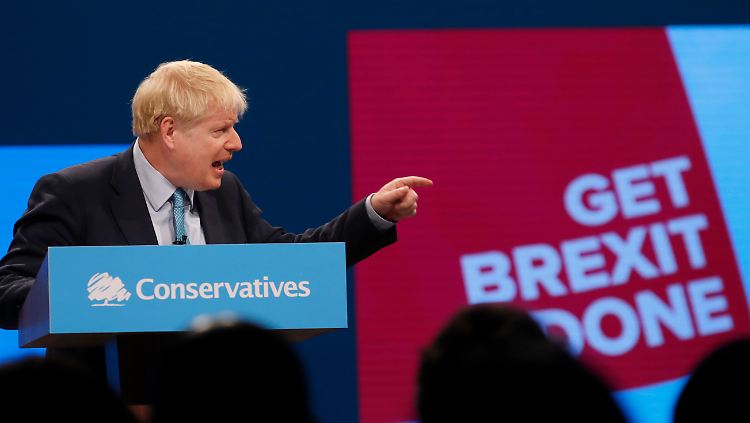 "Den Brexit schaffen" war vor einem Jahr das Motto auf dem Parteitag von Johnsons Tory-Partei. Ob ein Abkommen zustande kommt, ist aber unklar.