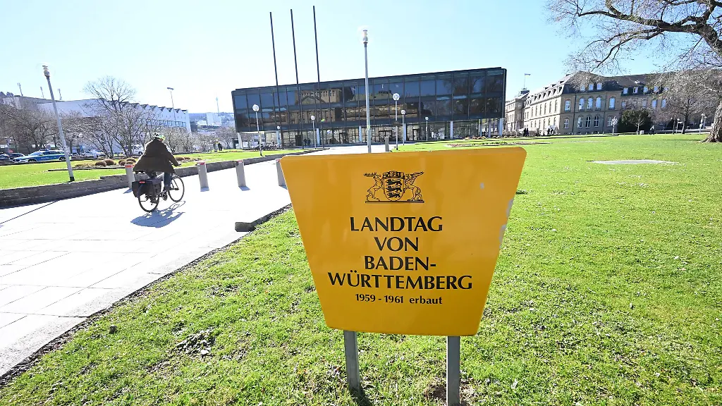 Wie-sich-der-Landtag-von-Baden-Wuerttemberg-kuenftig-zusammensetzt-soll-voraussichtlich-bei-der-naechsten-Wahl-am-8-Maerz-2026-entschieden-werden