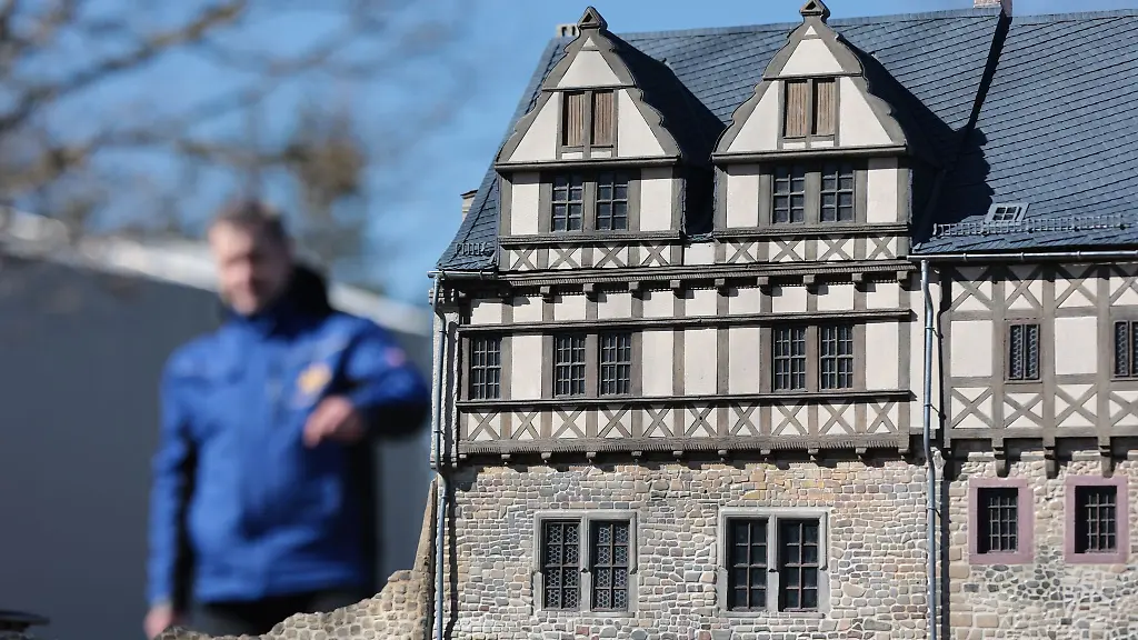 Am-5-April-beginnt-im-Buerger-und-Miniaturenpark-Wernigerode-die-Saison-die-bis-2-November-dauern-soll-Im-vergangenen-Jahr-verbuchte-das-Garten-und-Erlebnisgelaende-mit-mehr-als-167-000-Besucherinnen-und-Besuchern-das-bisher-beste-Jahr