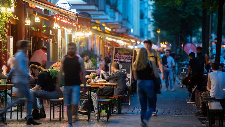 Die Simon-Dach-Straße in Friedrichshain ist eine berühmte Berliner Partymeile.