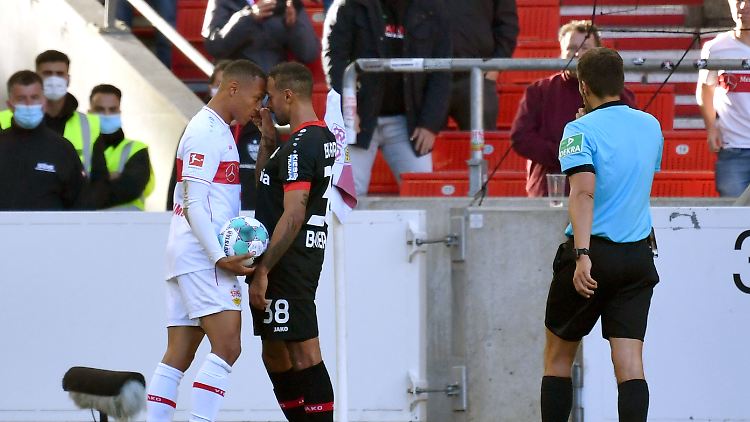 Karim Bellarabi hatte eher Glück, gegen den VfB Stuttgart  mit einer Gelben Karte davon gekommen zu sein.