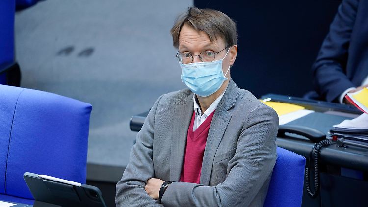 Karl Lauterbach ist für strengere Corona-Maßnahmen.