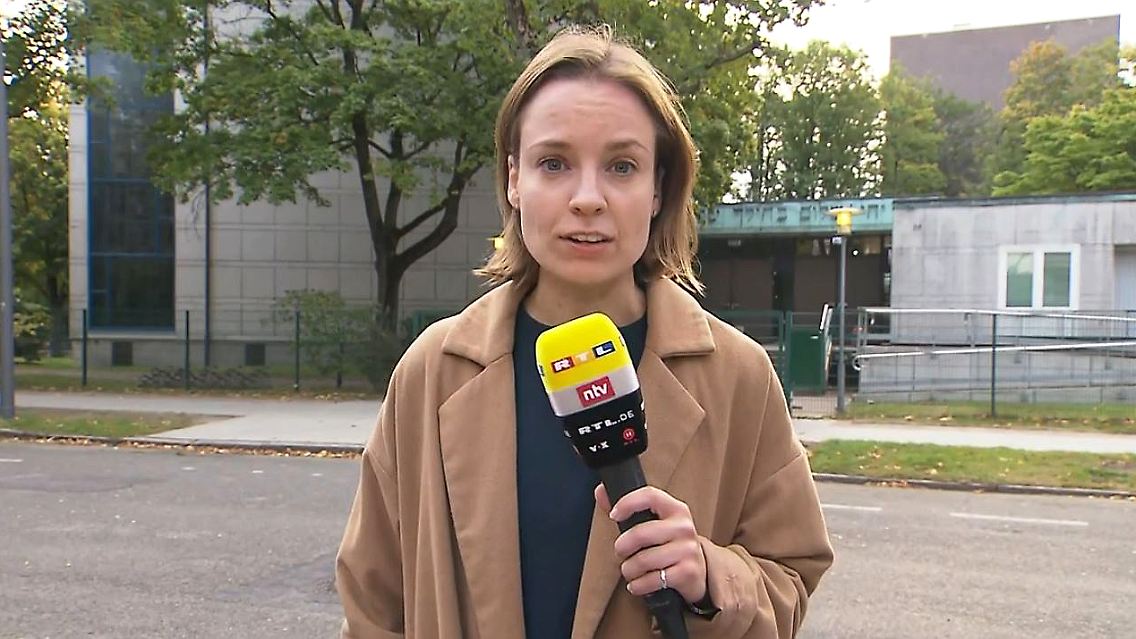 Hohn Hamburg Angriff Schaufel.JPG